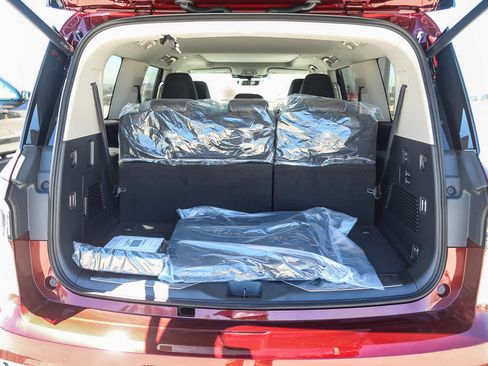 New 2025 INFINITI QX80 Luxe image 12