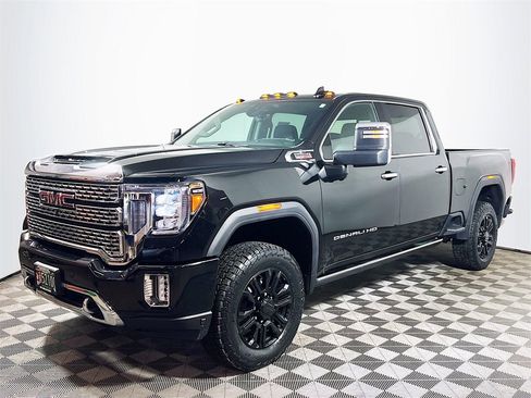 Used 2022 GMC Sierra 3500 Denali w/ Denali Black Diamond Edition image 4