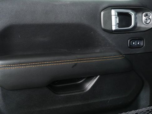 Used 2021 Jeep Wrangler Unlimited Sahara image 7