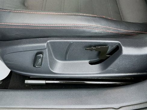 Used 2014 Volkswagen Jetta GLI image 17