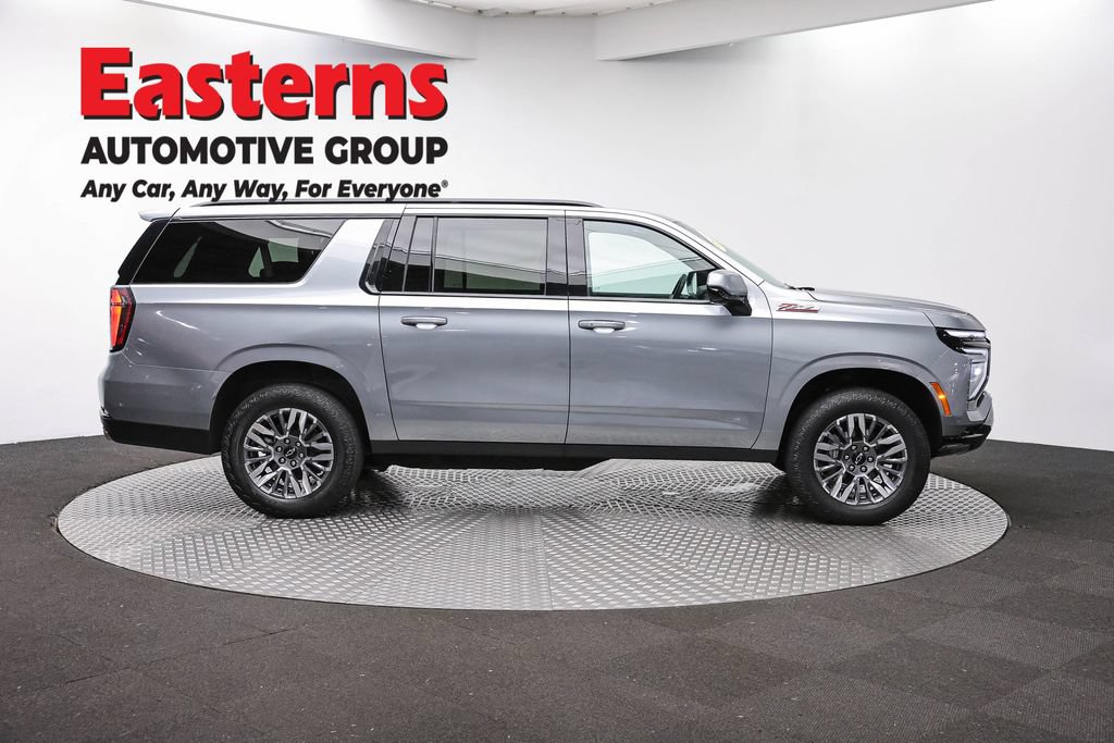 Used 2025 Chevrolet Suburban Z71 AWD/4WD image 5
