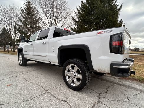 Used 2017 Chevrolet Silverado 2500 LTZ image 3