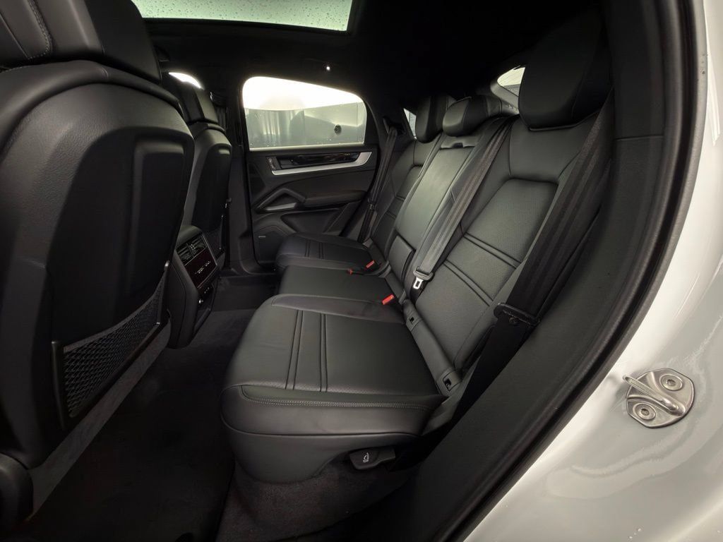 Certified 2026 Porsche Cayenne Coupe AWD/4WD image 16
