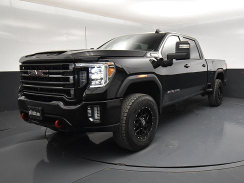 Used 2020 GMC Sierra 2500 AT4 w/ AT4 Premium Package image 2