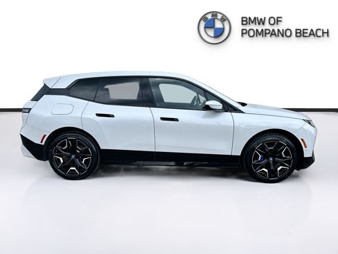 Used 2024 BMW iX xDrive50 w/ Premium Package AWD/4WD image 8