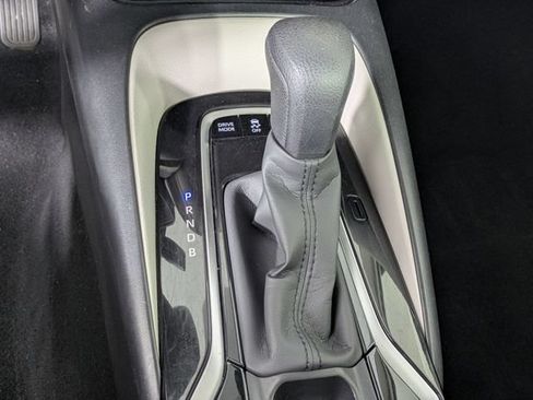 Used 2022 Toyota Corolla LE FWD image 21