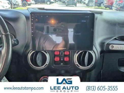 Used 2012 Jeep Wrangler Unlimited Sahara AWD/4WD image 17