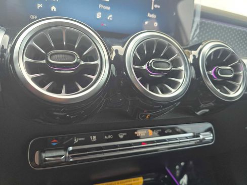 Used 2024 Mercedes-Benz GLB 250 GLB 250 image 31