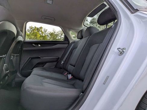 Used 2022 Kia K5 LXS FWD image 12