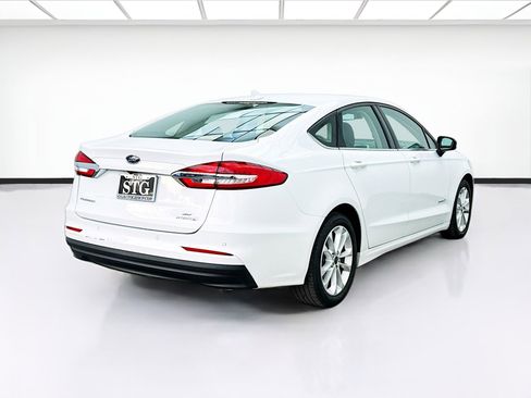 Used 2019 Ford Fusion SE image 4
