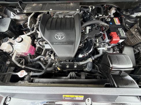 Used 2023 Toyota Highlander XSE FWD image 18