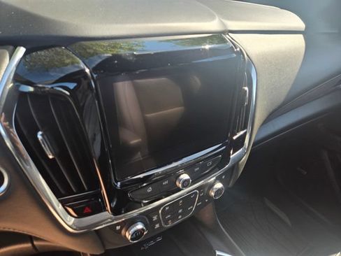 Used 2023 Chevrolet Traverse High Country AWD/4WD image 21