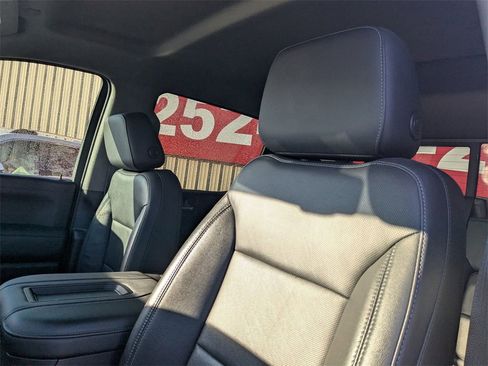 Used 2019 GMC Sierra 1500 SLT w/ SLT Premium Package image 17