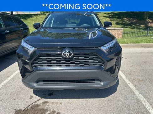 Used 2025 Toyota RAV4 XLE FWD image 2