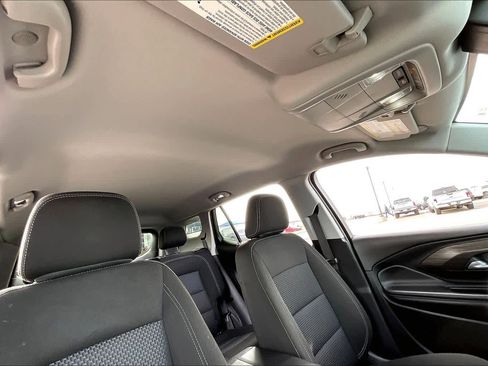 Used 2024 GMC Terrain SLE image 13