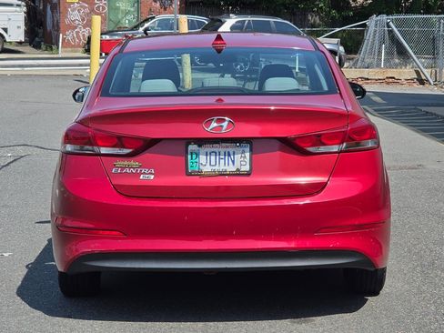 Used 2017 Hyundai Elantra SE FWD image 6