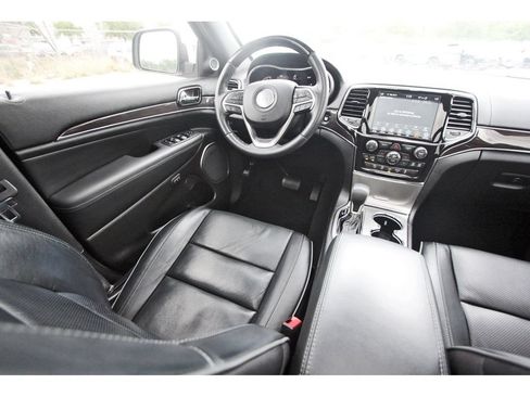 Used 2021 Jeep Grand Cherokee Overland RWD image 10
