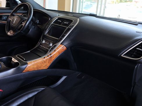 Used 2019 Lincoln Nautilus Reserve image 35