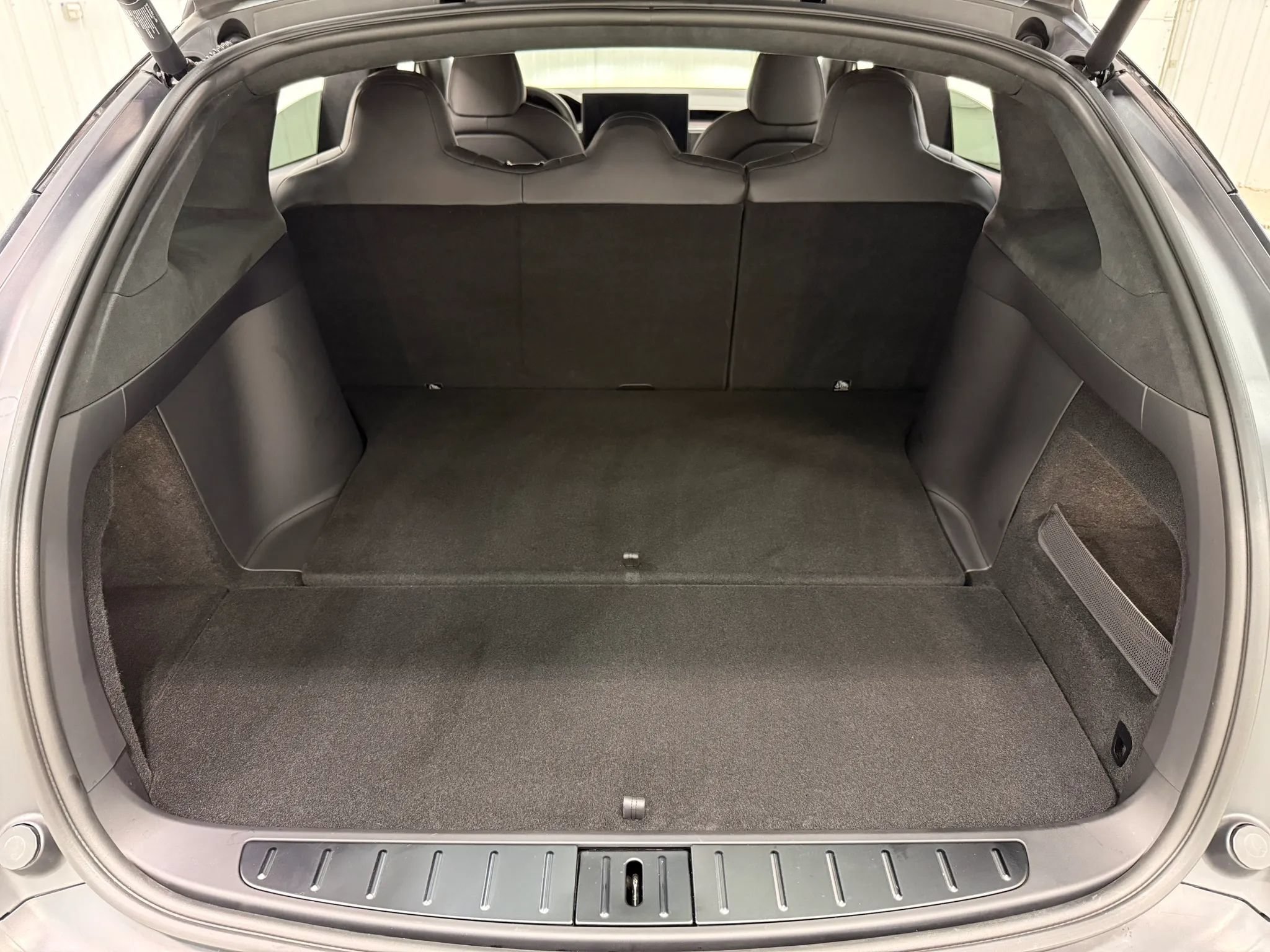 Used 2024 Tesla Model X AWD/4WD image 17