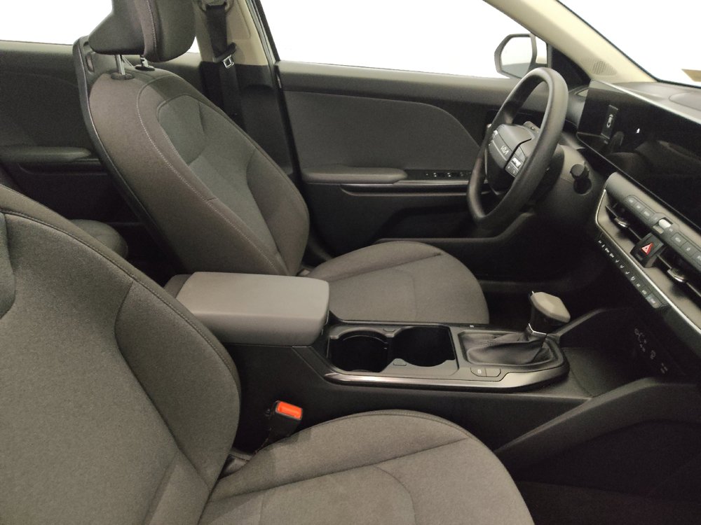 Used 2025 Kia K4 FWD image 21