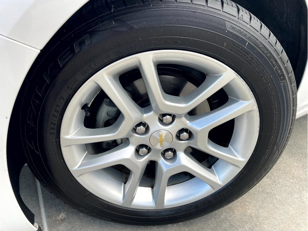 Used 2016 Chevrolet Malibu LT FWD image 6