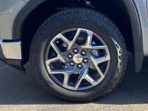 Used 2025 GMC Sierra 1500 SLT w/ SLT Premium Package image 28