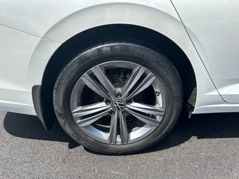 Used 2023 Volkswagen Jetta SE FWD image 30