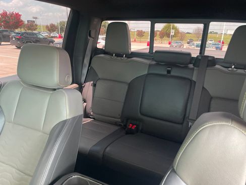 Used 2024 Chevrolet Silverado 2500 ZR2 w/ Technology Package AWD/4WD image 32