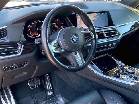 Used 2021 BMW X5 M50i w/ Executive Package image 18