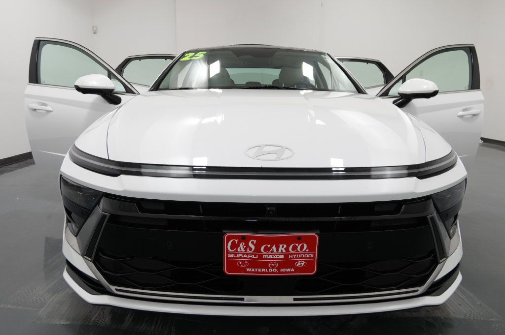 Used 2025 Hyundai Sonata Limited FWD image 32