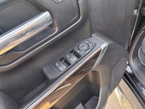 Used 2019 GMC Sierra 1500 SLE w/ SLE Value Package image 16