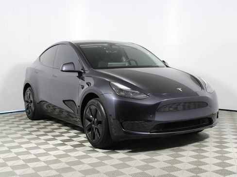 Used 2024 Tesla Model Y 2WD image 27