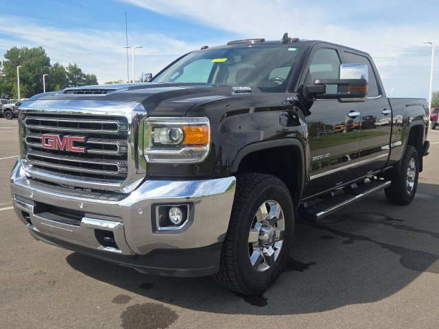 Used 2019 GMC Sierra 2500 SLT w/ Duramax Plus Package AWD/4WD image 2