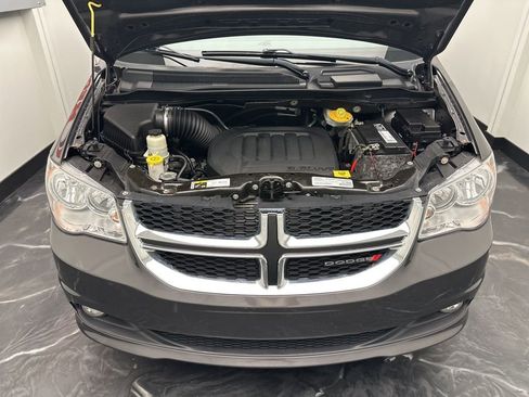 Used 2019 Dodge Grand Caravan SE w/ UConnect Hands-Free Group FWD image 26