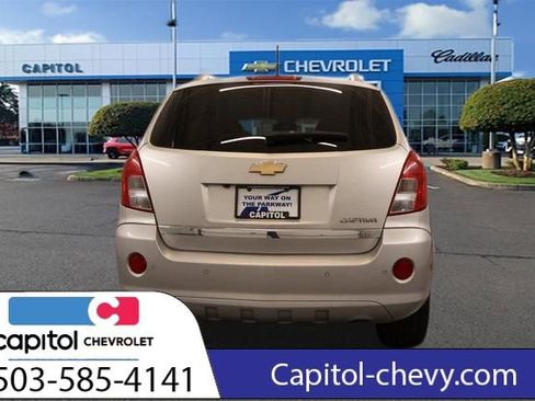 Used 2013 Chevrolet Captiva Sport LTZ FWD image 3