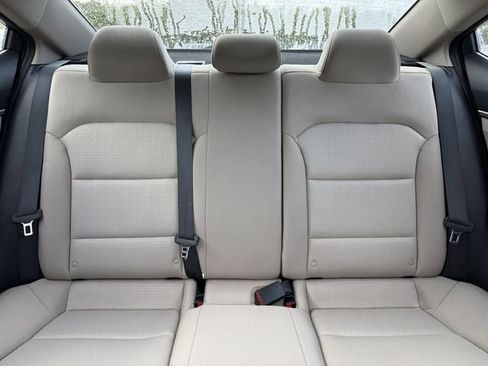 Used 2018 Hyundai Elantra Value Edition image 28