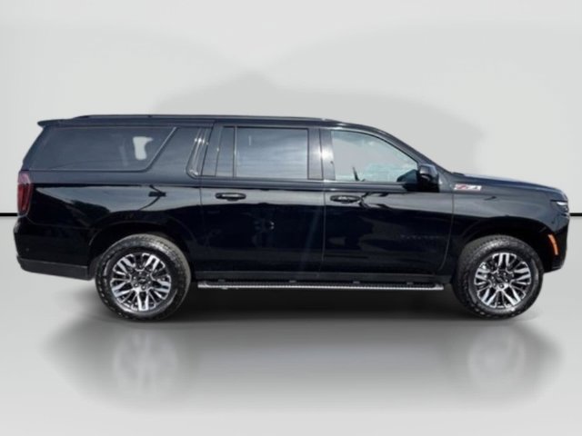 Used 2025 Chevrolet Suburban Z71 AWD/4WD image 6