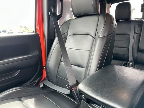 Used 2023 Jeep Gladiator Sport AWD/4WD image 18