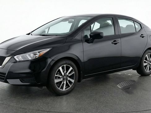 Used 2025 Nissan Versa SV FWD image 3