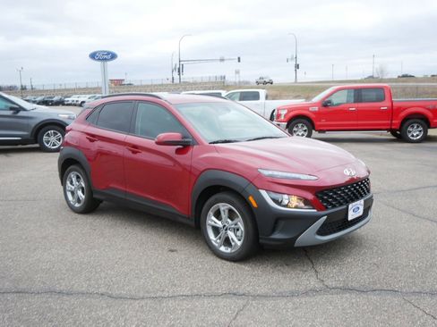 Used 2022 Hyundai Kona SEL w/ Cargo Package AWD/4WD image 3
