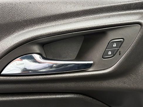 Used 2025 Chevrolet Trax LS FWD image 24