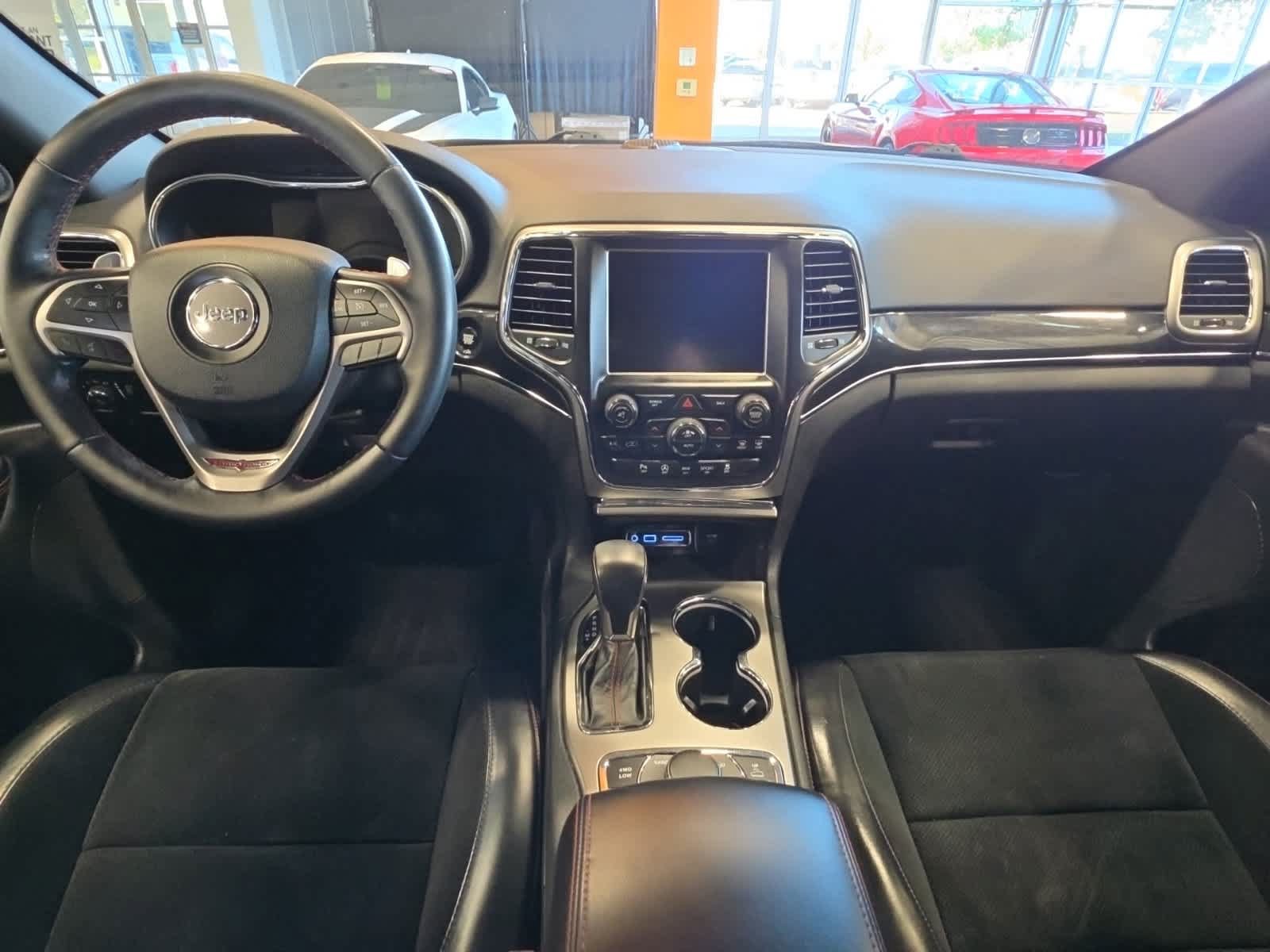 Used 2017 Jeep Grand Cherokee Trailhawk AWD/4WD image 33