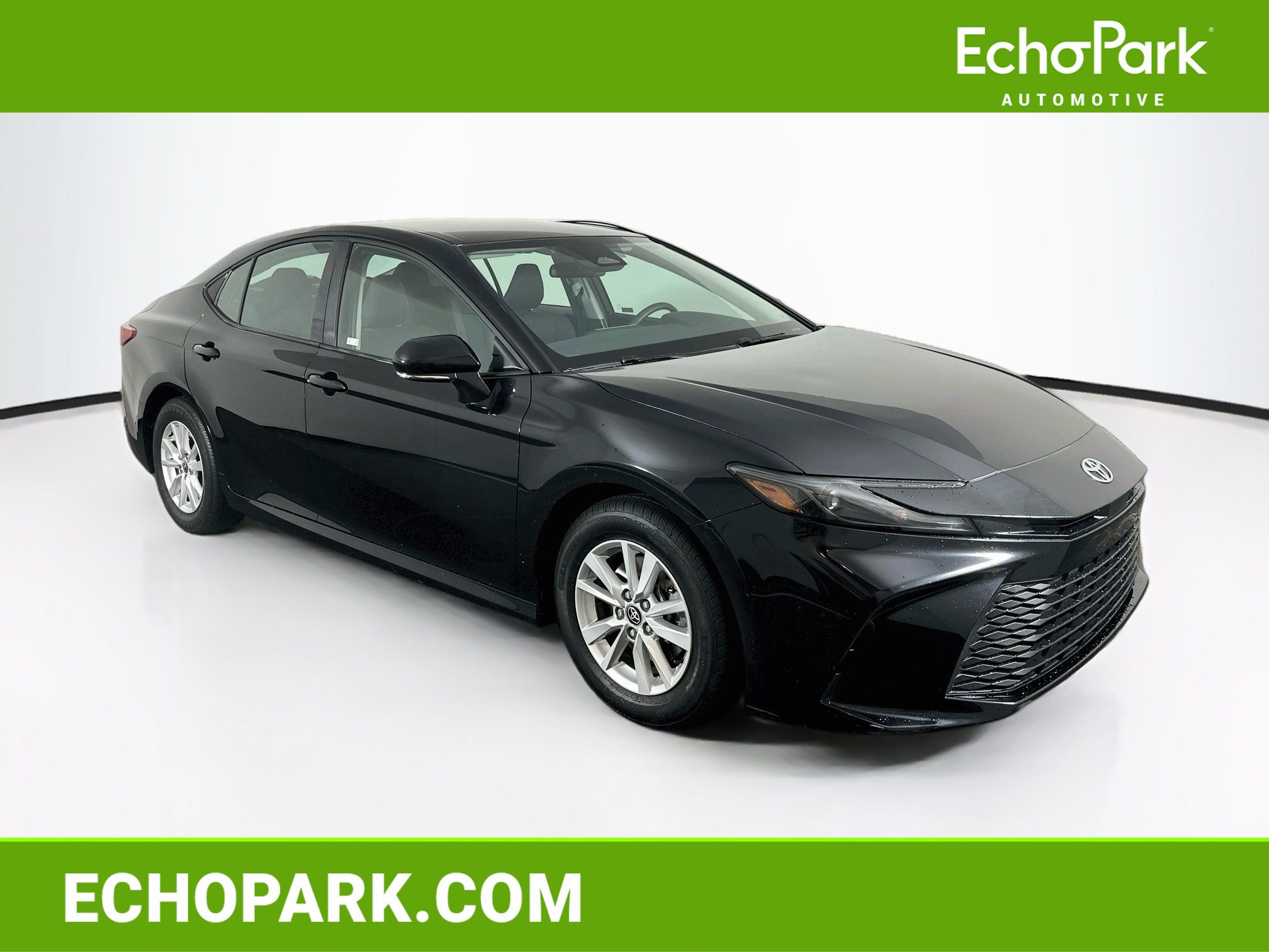 Used 2025 Toyota Camry LE FWD image 1