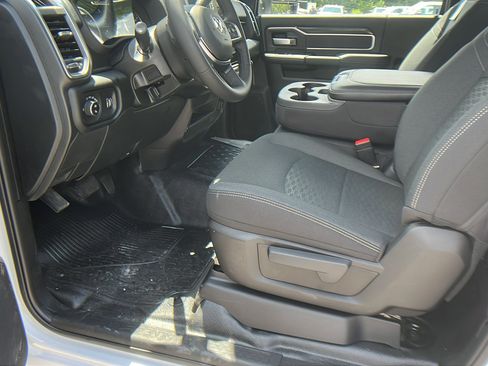 New 2025 RAM 5500 4x4 Regular Cab image 16