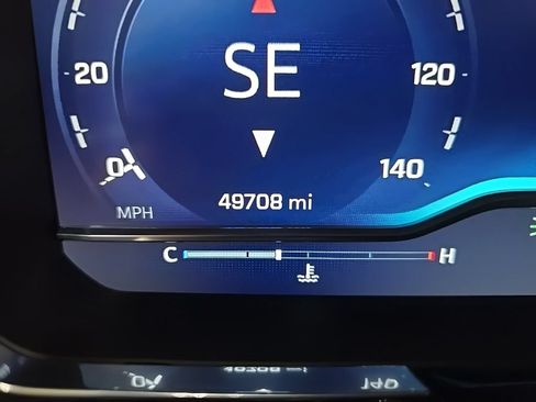 Used 2022 Chevrolet Silverado 1500 LT RWD image 22