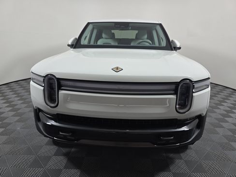 Used 2025 Rivian R1T Premium AWD/4WD image 8