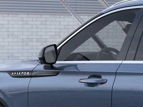 New 2026 Lincoln Aviator AWD image 20