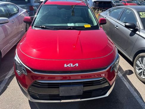 Used 2024 Kia Niro EX Touring FWD image 4