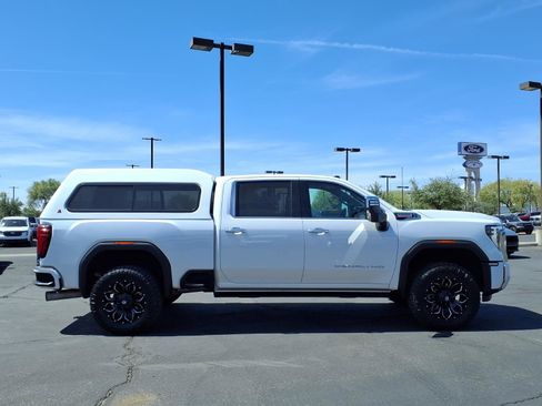 Used 2024 GMC Sierra 2500 Denali w/ Denali Reserve Package AWD/4WD image 7