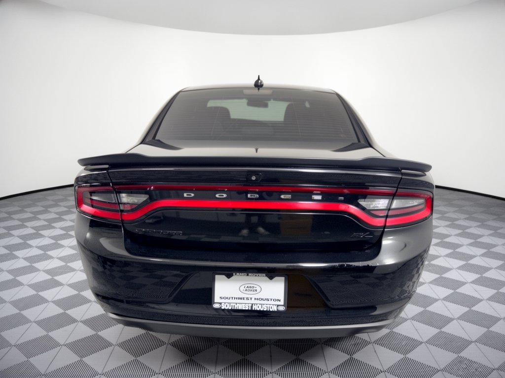 Used 2017 Dodge Charger R/T w/ Navigation & Travel Group RWD image 11